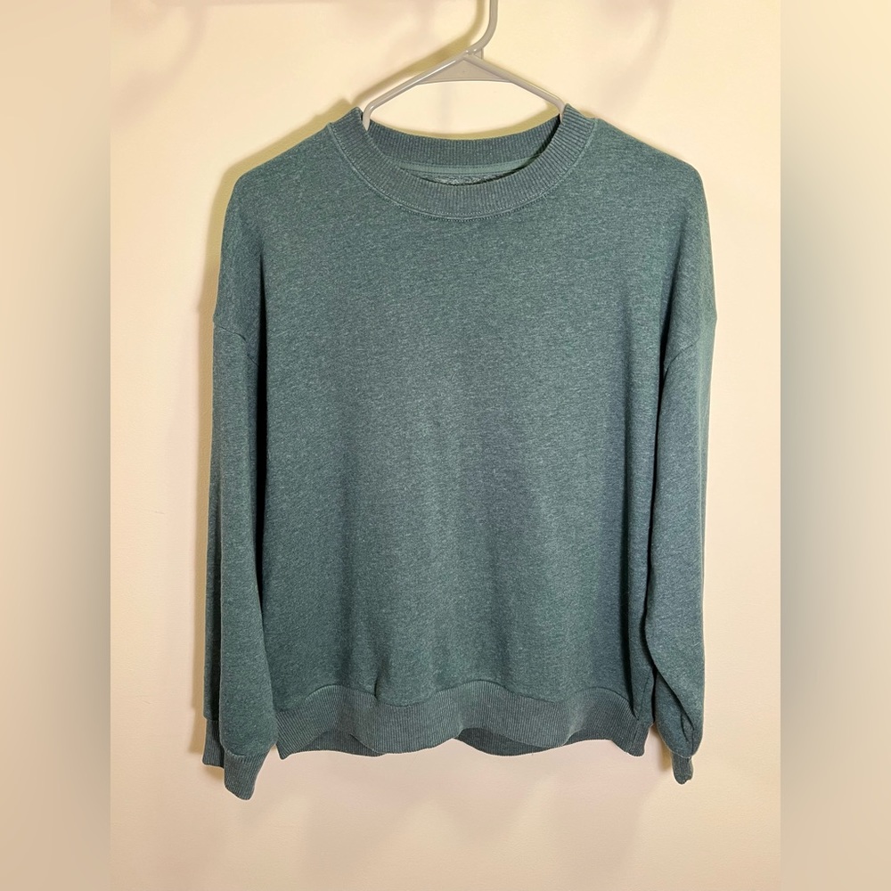 American Eagle crew neck sweater